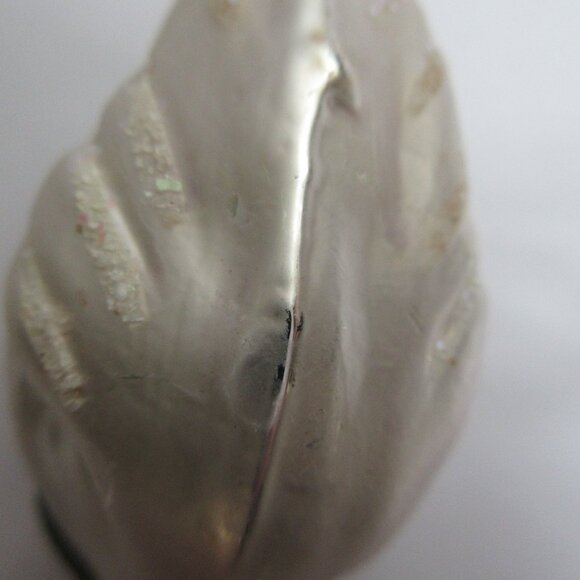 Rose Bud Flower Glass Clip On Christmas Ornament White Glitter Vintage - Picture 10 of 10